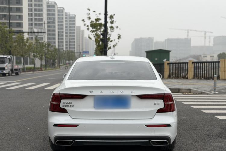 Used Volvo S60 2022 B4 Zhiyi Luxury Edition