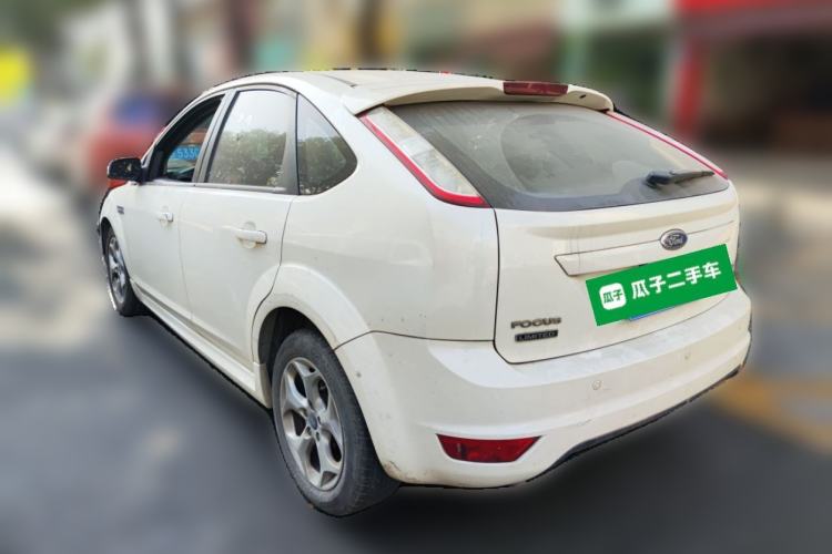 Used Ford Focus 2014 Hatchback Classic 1.8L Manual in Cool White Collector's Edition