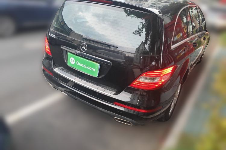 Used Mercedes-Benz R-Class 2010 R 300 L Luxury Model