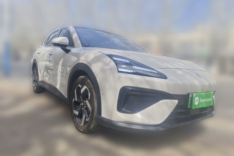 Used Baojun Yunhai 2024 140km Plug-in Hybrid Version Front Right 45 Deg