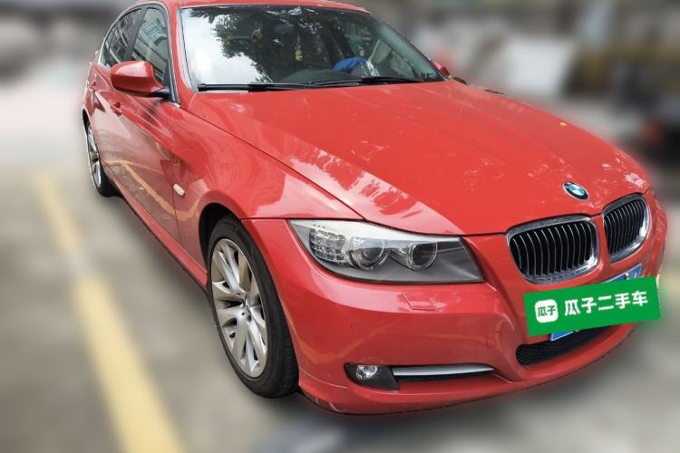 Used BMW 3 Series 2011 320i Luxury Edition Front Right 45 Deg