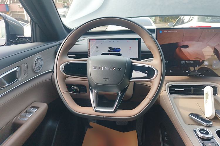 Used Chery Tiggo 8 PLUS 2025 290TGDI DCT Prestige 5-Seater
