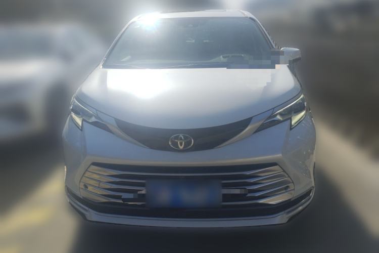 Used Toyota SIENNA 2024 2.5L Hybrid Platinum Edition