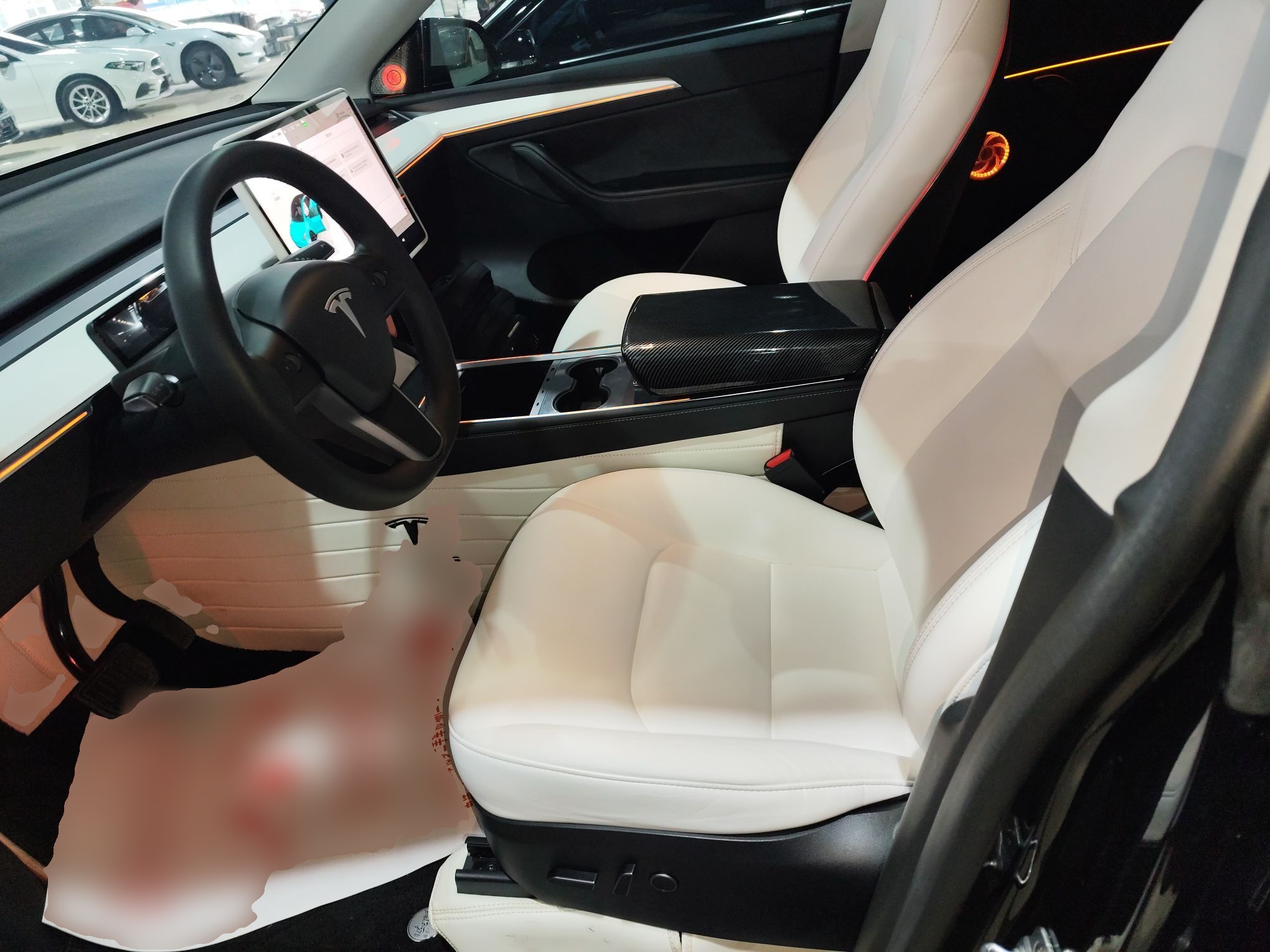 المقاعد الأمامية داخل السيارة