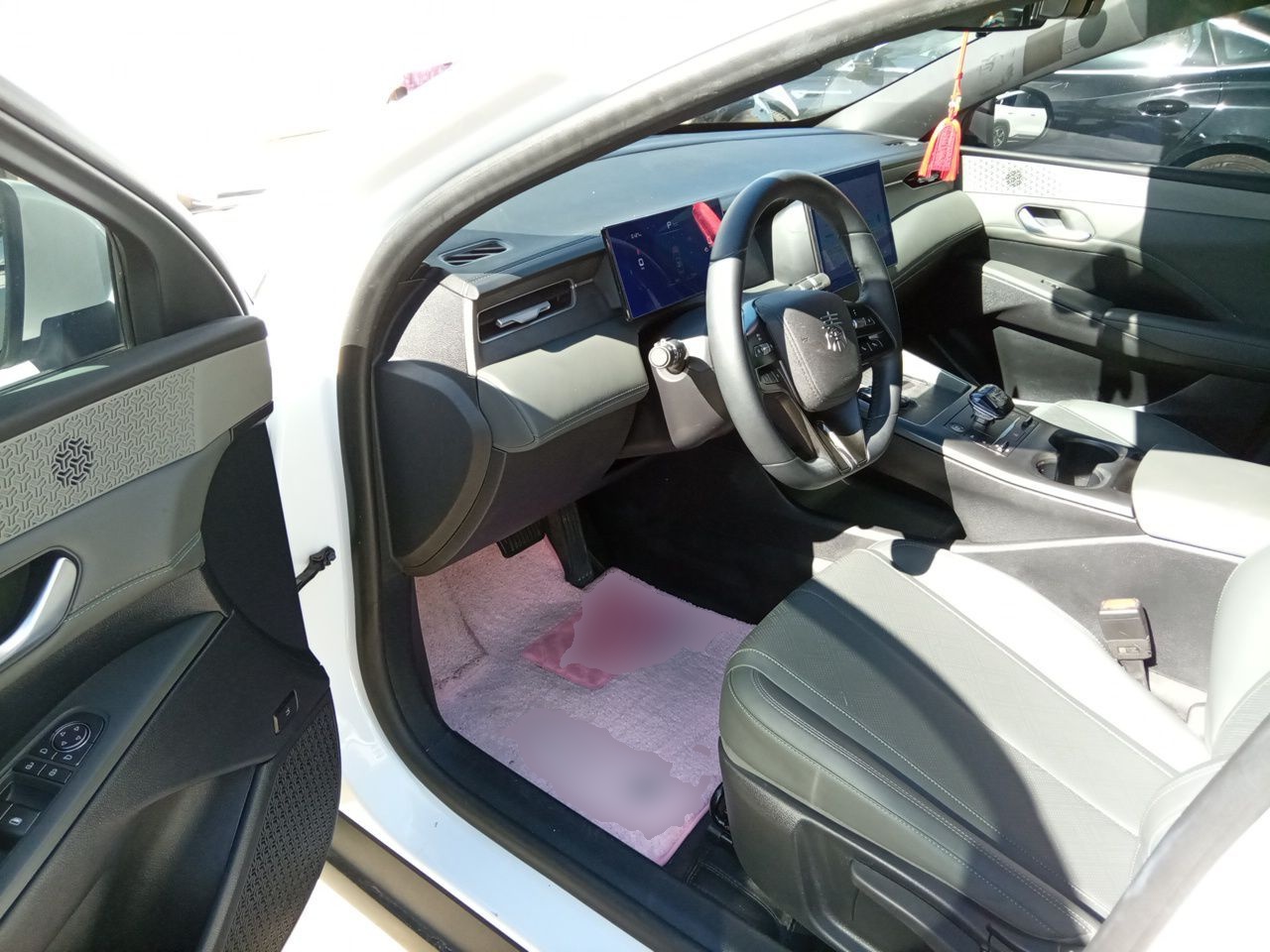 BYD Qin PLUS 2025 DM-i Smart Drive 55KM Leading Model — снимка 13