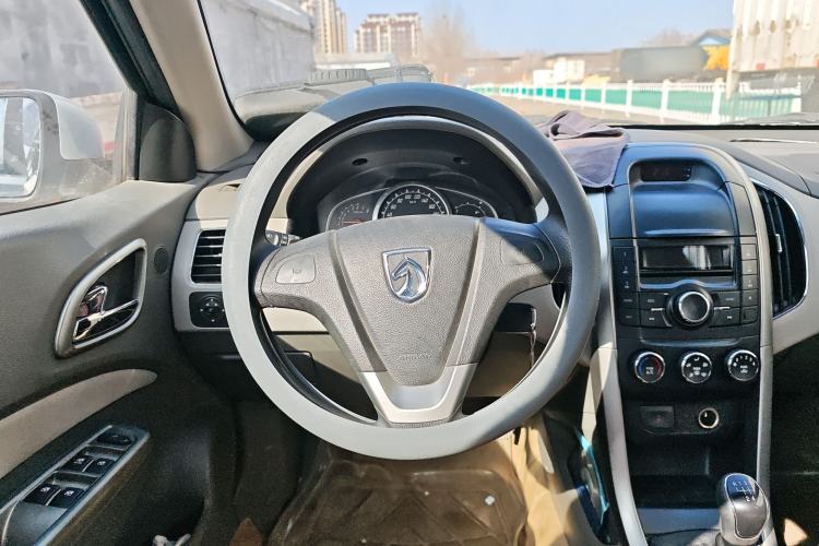 Used Baojun 630 2011 1.5L manual Comfort trim level
