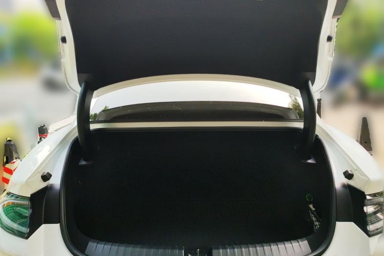 Used Xiaomi Auto SU7 2024 Four-Wheel Drive Ultra-Long Range Advanced Intelligent Driving Max Edition
