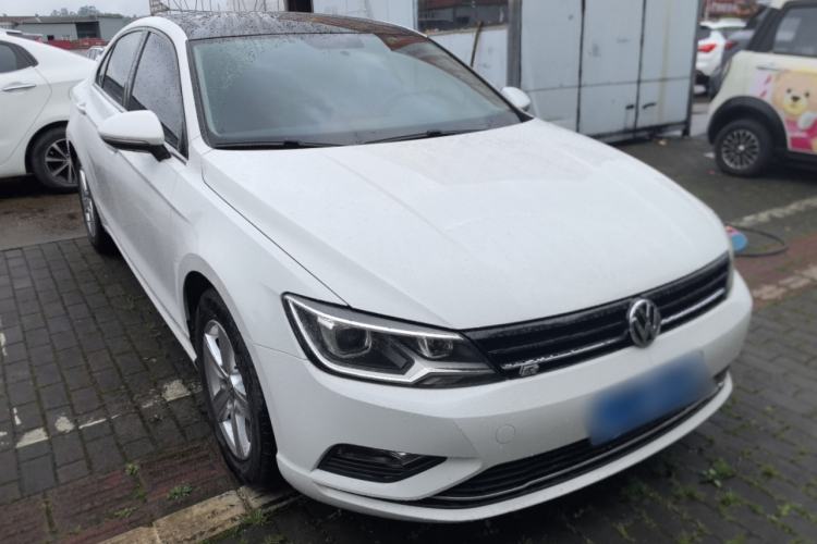 Used Volkswagen Lamando 2018 230TSI DSG Fashion Edition Front Right 45 Deg