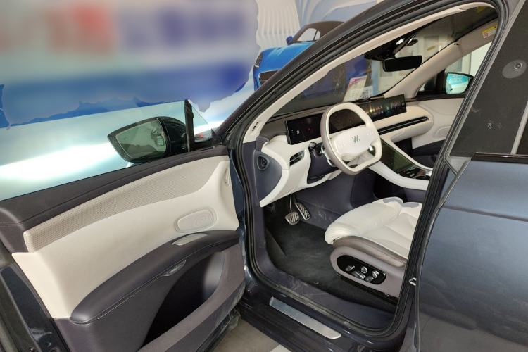 Used IM LS7 2023 100kWh Lux All-Wheel-Drive Version
