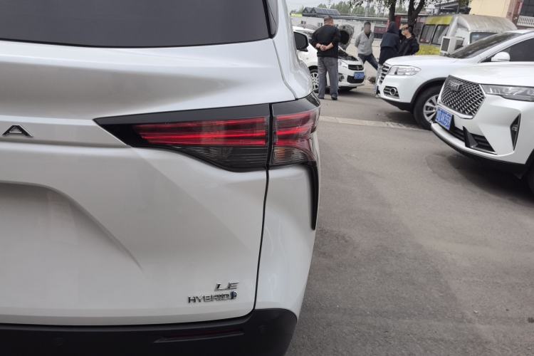 Used Toyota SIENNA 2023 2.5L Hybrid Comfort Edition Right Rear Taillight