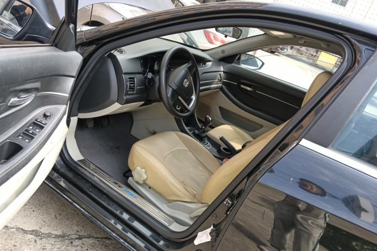 Used BAIC Senova D50 2014 1.5L manual standard version Driver Seat