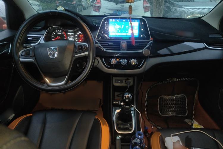 Used Baojun 310 2016 1.2L Manual Luxury Model Interior 2