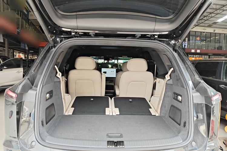 Used ONVO Luxeed L90 2025 Model—Max Six-Seater Version Trunk