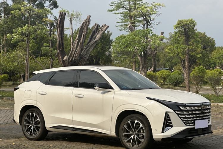 Used CHANGAN UNI-Z New Energy 2024 Blue Whale Smart Electric iDD 125km Excellence Model Exterior 2