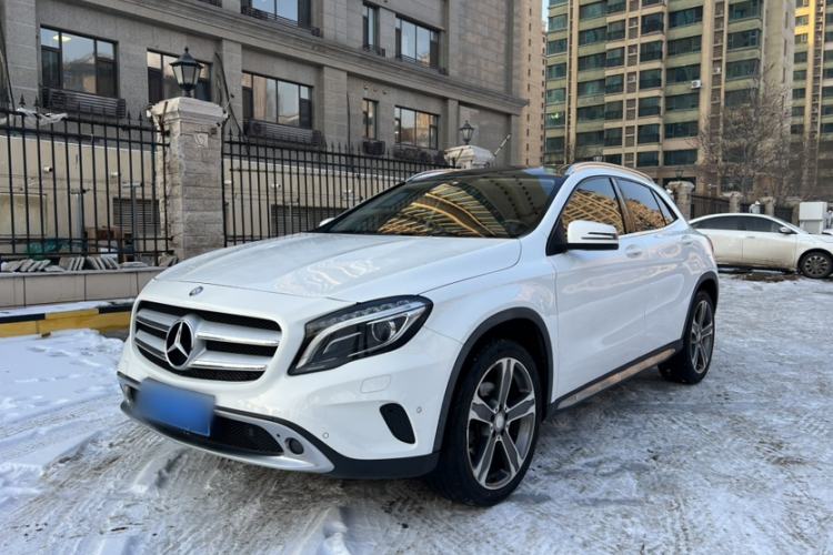 Used Mercedes-Benz GLA 2015 GLA 220 4MATIC Luxury Model Exterior 5