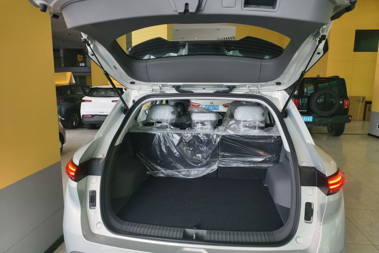 Used Bestune Yueyi 03 2025 445km Joyful Edition Trunk