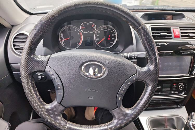 Used Haval H5 Classic 2013 Zhizun Edition 2.0T Manual 4x4 Elite Model Steering Wheel