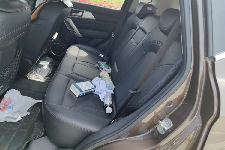 Used Haval H2 2014 1.5T Manual Two-Wheel Drive Elite Edition Left Rear Seat