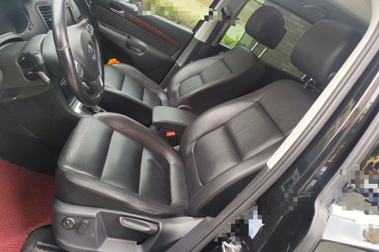 Used Volkswagen Sharan 2015 1.8TSI Comfort Model
