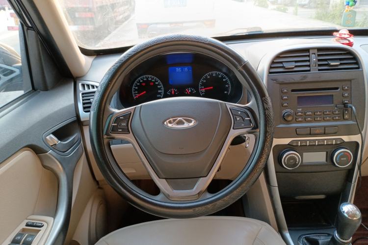 Used Chery Tiggo 3 2014 1.6L Manual Zhishang Edition
