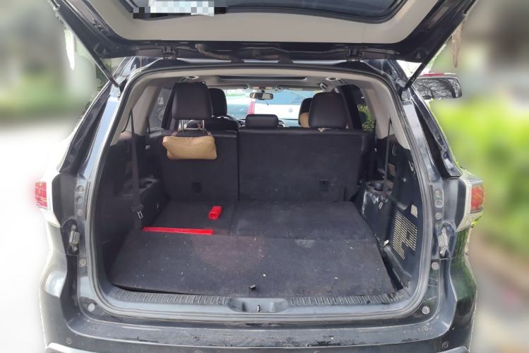 Used Toyota Highlander 2015 2.0T Four-Wheel Drive Luxury Edition 7-Seater Trunk