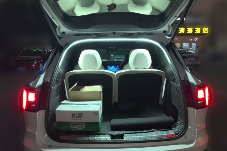 Used Lynk & Co 09 EM-P 2021 2.0T PHEV Ultra Six-Seater Trunk