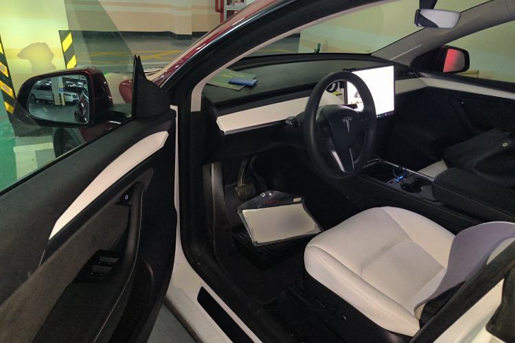 Used Tesla Model Y 2021 Long-Range All-Wheel-Drive Version 3D7
