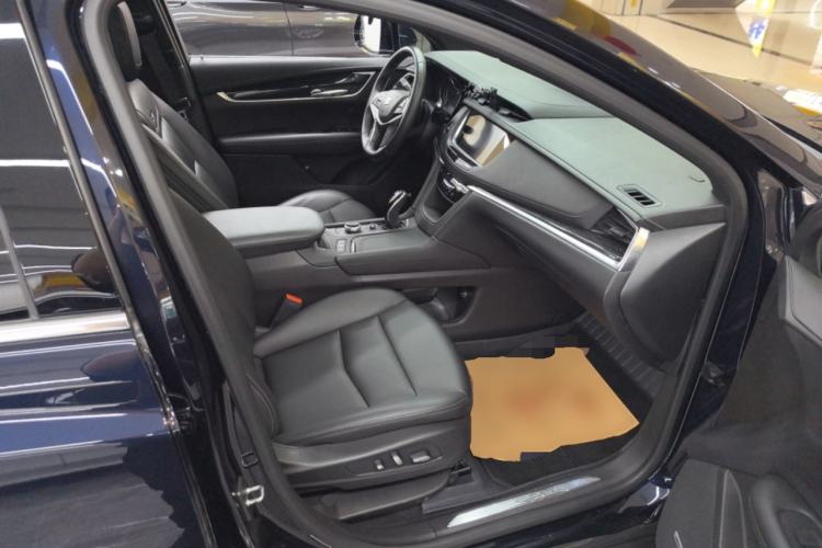 Used Cadillac XT5 2022 2.0T Two-Wheel Drive Luxury Version
