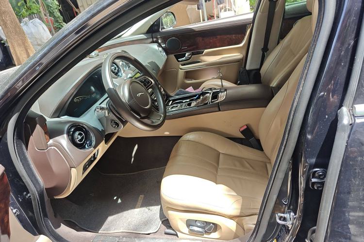 Used Jaguar XJ 2013 XJL 3.0 SC Panoramic Business Edition
