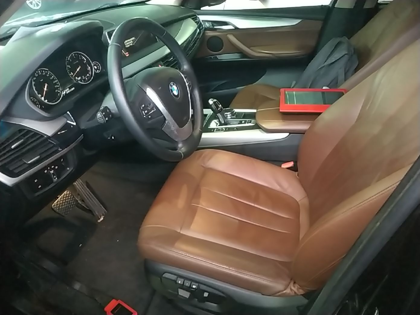 Vordere Reihe im Auto