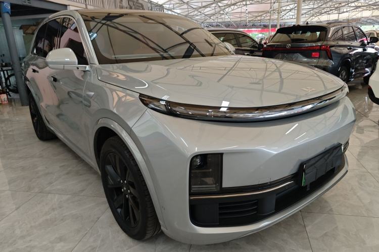 Used Li Auto L8 2023 Air model

