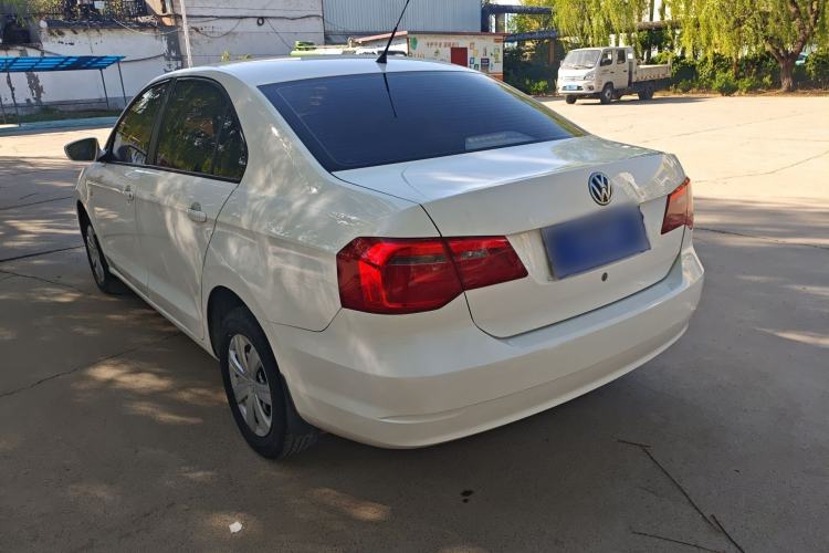 Used Volkswagen Jetta 2015 1.6L Automatic Fashion Model Exterior 2