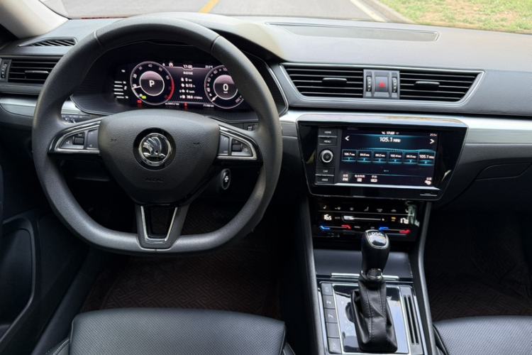 Used Skoda Superb 2019 Restyled TSI330 DSG Comfort Edition Interior 2