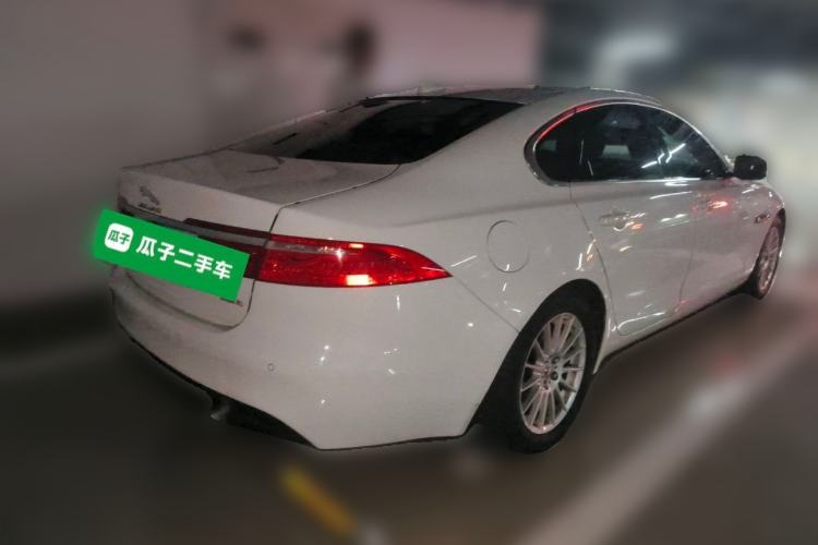 Used Jaguar XF 2016 XF 2.0T Two-Wheel-Drive Luxury Edition Rear Right 45 Deg