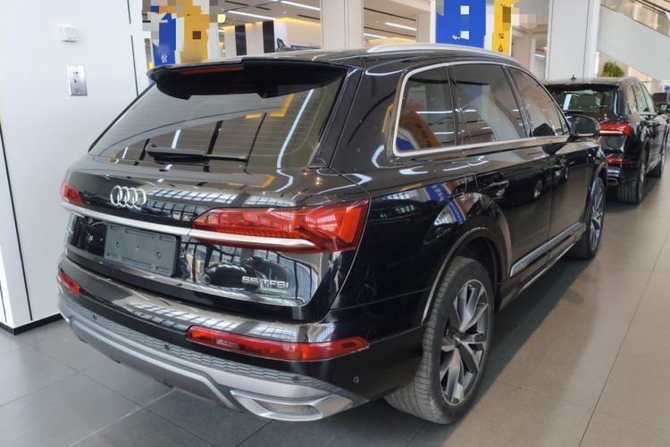 Used Audi Q7 2020 55 TFSI quattro S line sports model