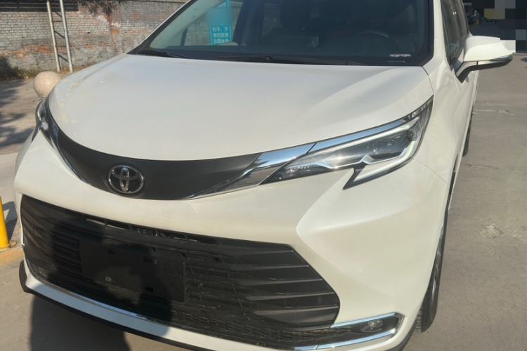 Used Toyota Sienna 2024 2.5L Hybrid Comfort Edition
