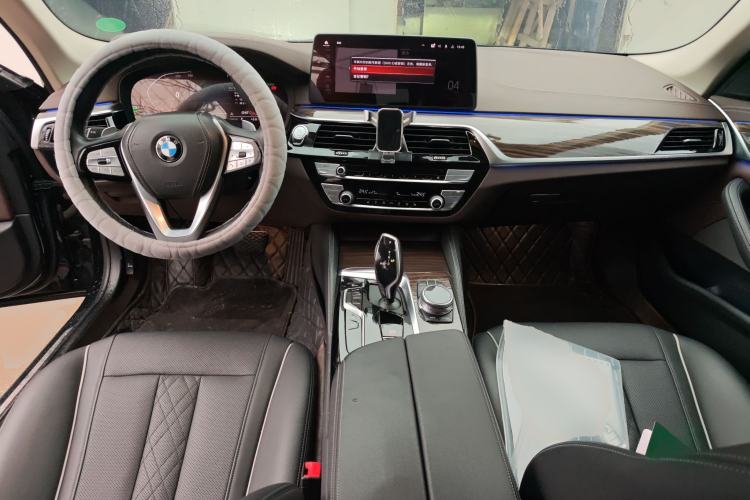 Used BMW 5 Series 2021 530Li xDrive Luxury Package Center Console