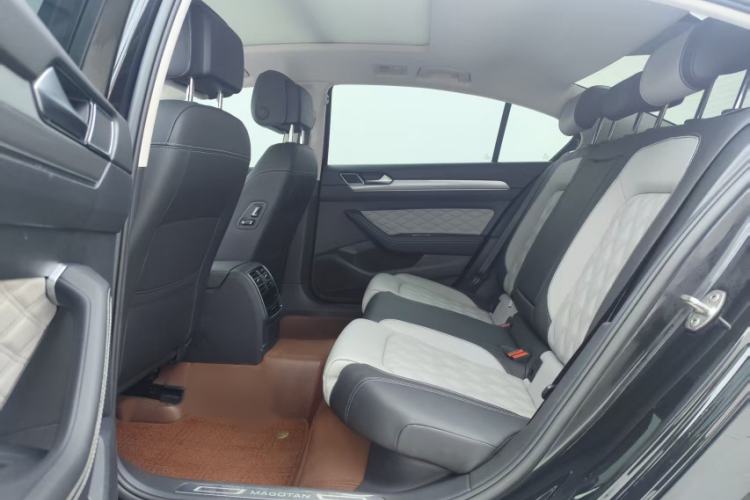 Used Volkswagen Magotan 2023 2 Million Units Limited Edition 330TSI DSG Leading Version Interior 6