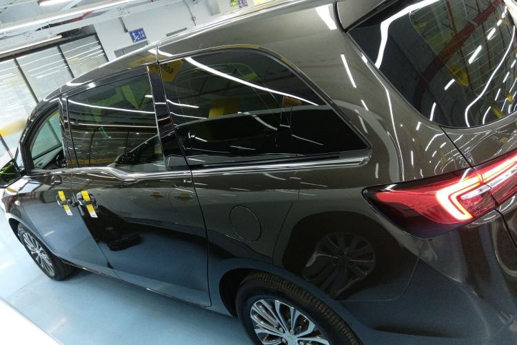 Used Buick GL8 2022 Land Cruiser Executive Class 652T Comfort Model
