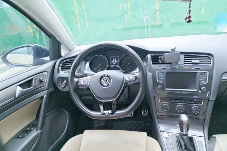 Used Volkswagen Golf 2017 230TSI Automatic Luxury Million-Vehicle Commemorative Edition