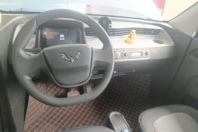 Used Wuling Hongguang MINIEV 2020 Freedom Version Lithium Iron Phosphate Center Console