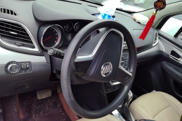 Used Buick Encore 2015 1.4T Automatic Two-Wheel Drive Urban Elite Version
