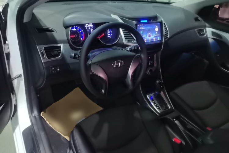 Used Hyundai Elantra (5th Generation / Langdong) 2015 1.6L Automatic Fashion Model
