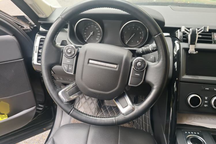 Used Land Rover Discovery 2018 3.0 SC V6 SE Steering Wheel