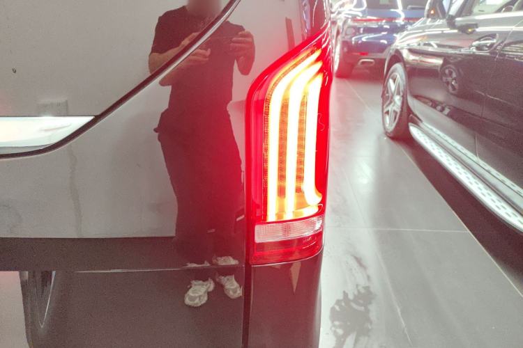 Used Mercedes-Benz V-Class 2021 V 260 L Long Wheelbase Prestige Edition Exterior 3