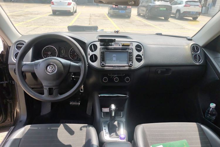 Used Volkswagen Tiguan 2013 1.8TSI Automatic Two-Wheel Drive Trend Edition Center Console