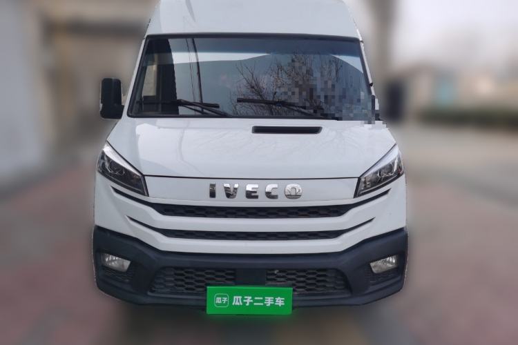 Used Iveco Daily 2023 2.5T A37M1 Long Wheelbase Mid-Roof Dual-Tire Side-Sliding Doors 5-9 Seats