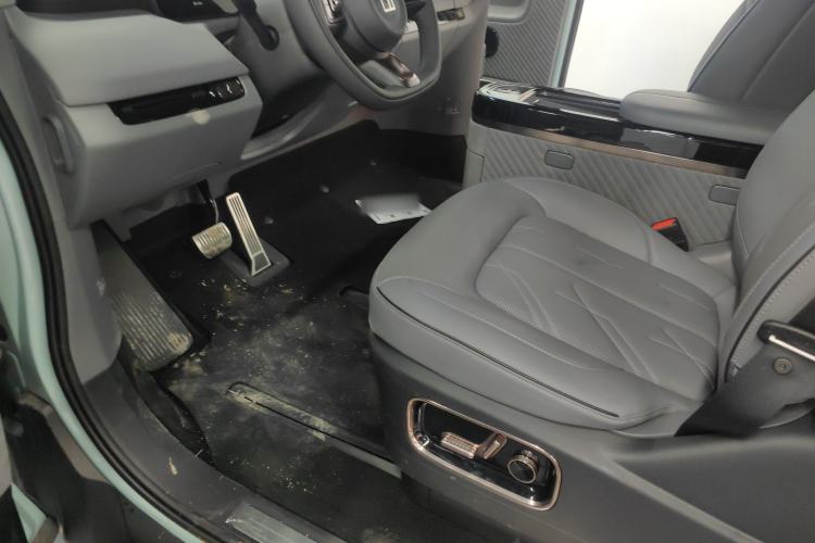 Used Zeekr MIX 2025 Intelligent Driving Version
