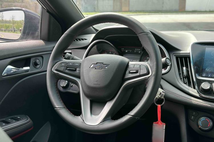 Used Chevrolet Monza 2020 Light Hybrid RS 330T Automatic Comfort Edition Interior 5