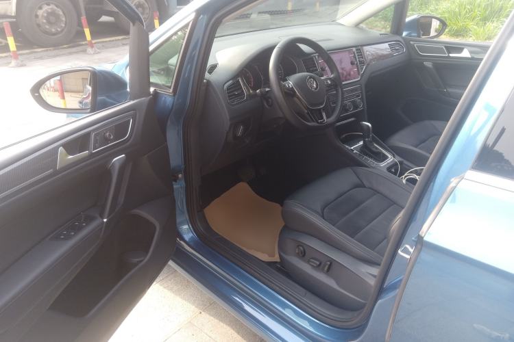 Used Volkswagen Golf Sportsvan 2018 280TSI Automatic Luxury Model Driver Seat